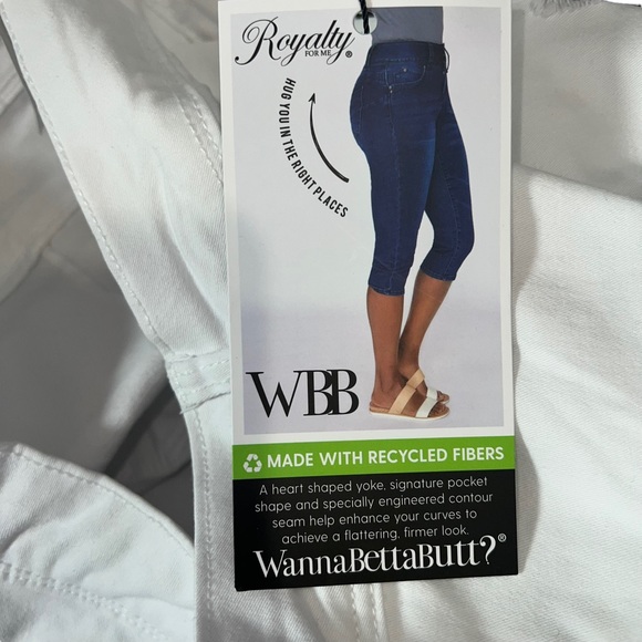 NEW Royalty Mid Rise Cropped White Distressed Capris Women’s Plus Size 24W - Picture 10 of 12